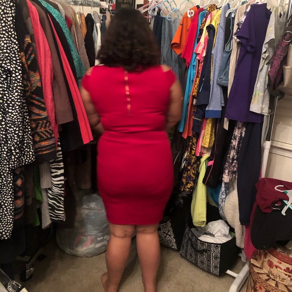 Red dress - Picture 3 of 6